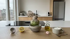 Tzatziki in 10 minuten: zo krijg je ’m extra dik en romig